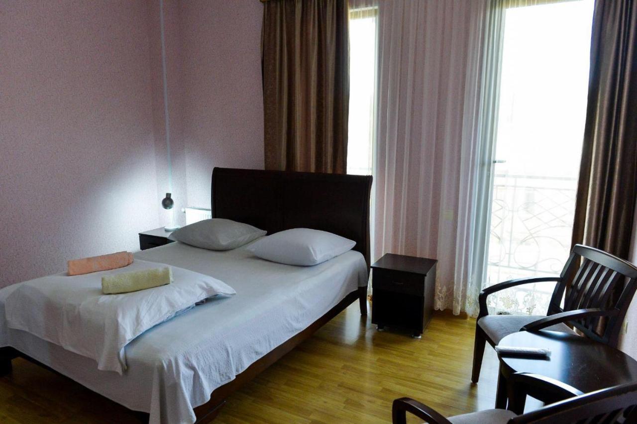 Guest House Tasunia Кутаиси Экстерьер фото