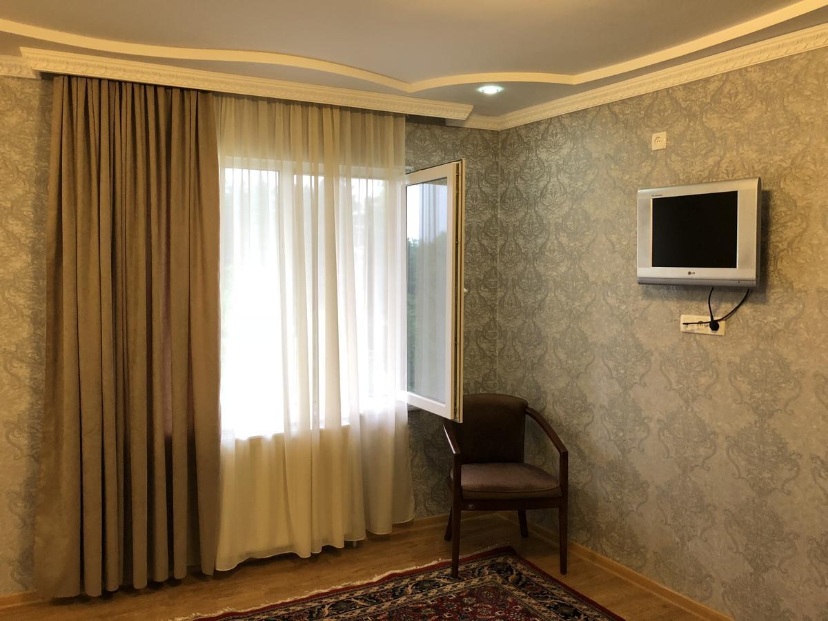 Guest House Tasunia Кутаиси Экстерьер фото